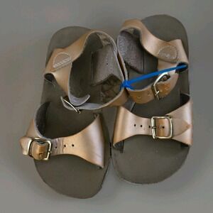 Salt Water Sandals by Hoy Rose Gold‎ Size 8c Toddler Girls